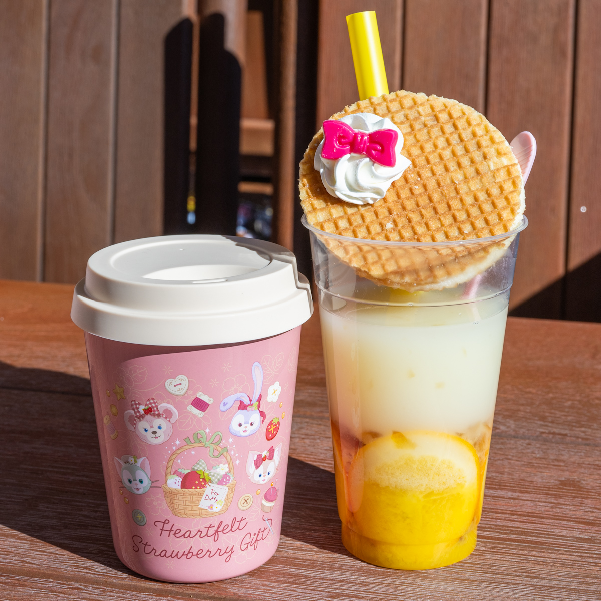 ダッフィー＆フレンズのハートフェルト・ストロベリーギフト”デザイン