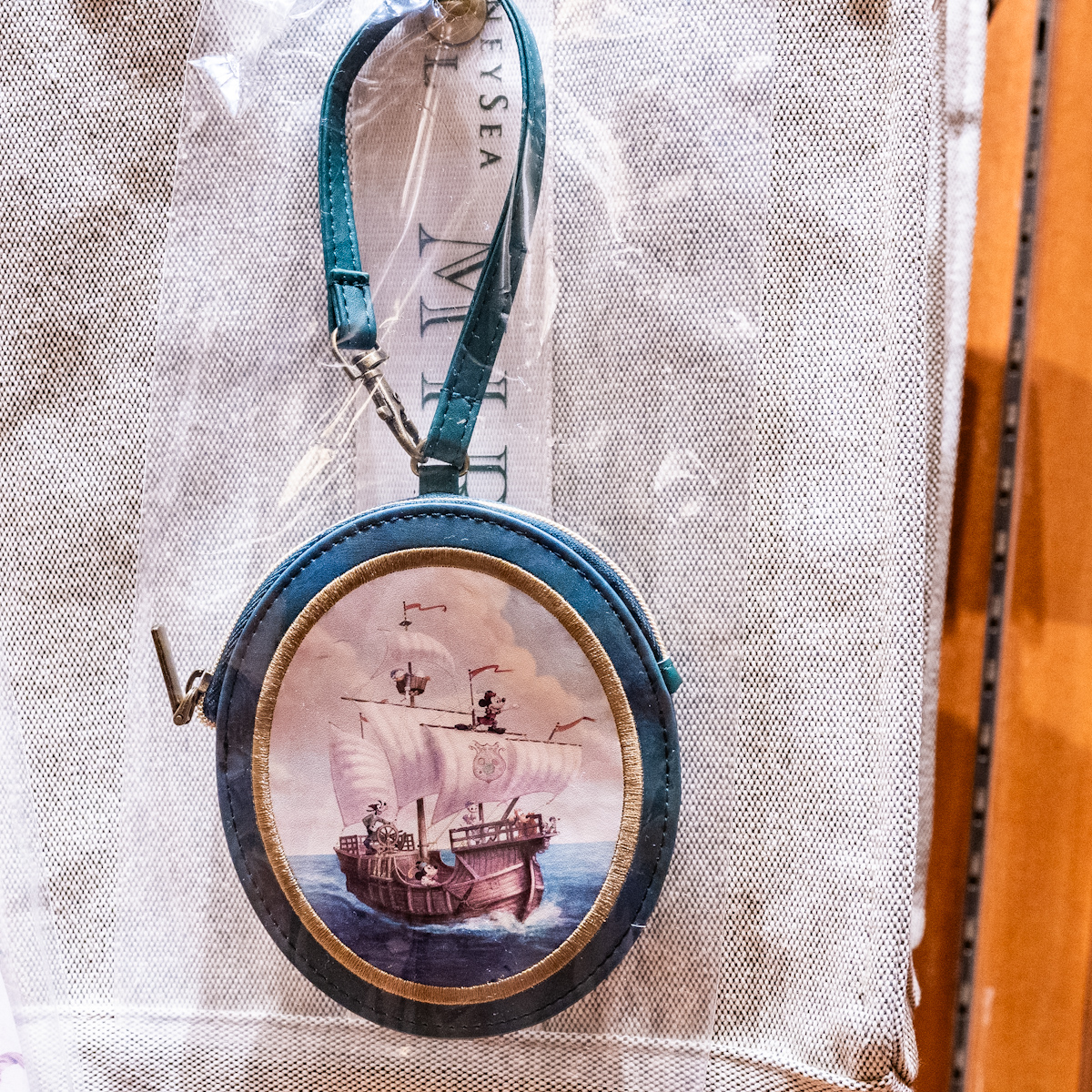 ポーチ＆コインケース付き！ディズニーホテル・エクスクルーシブ