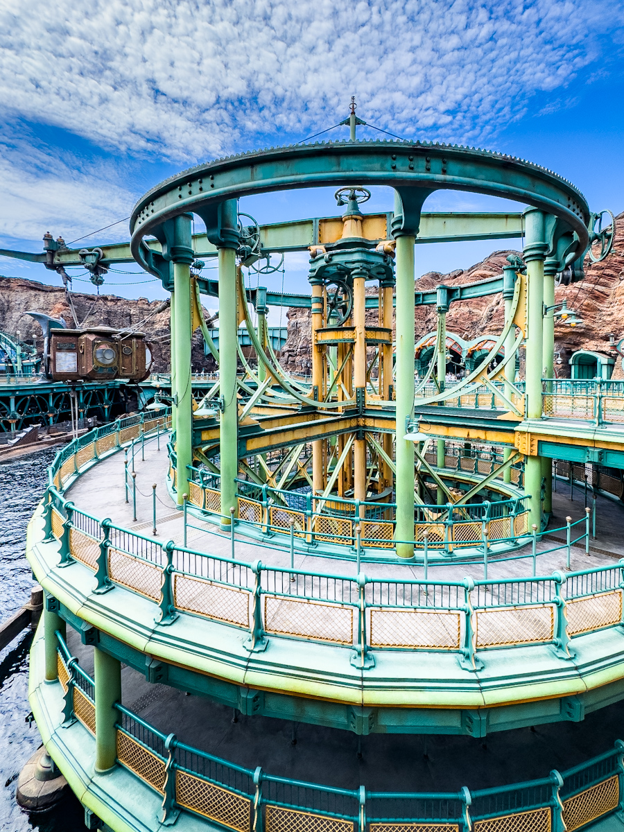 テーマは「海底2万マイル」！東京ディズニーシー開園23周年記念グッズ -