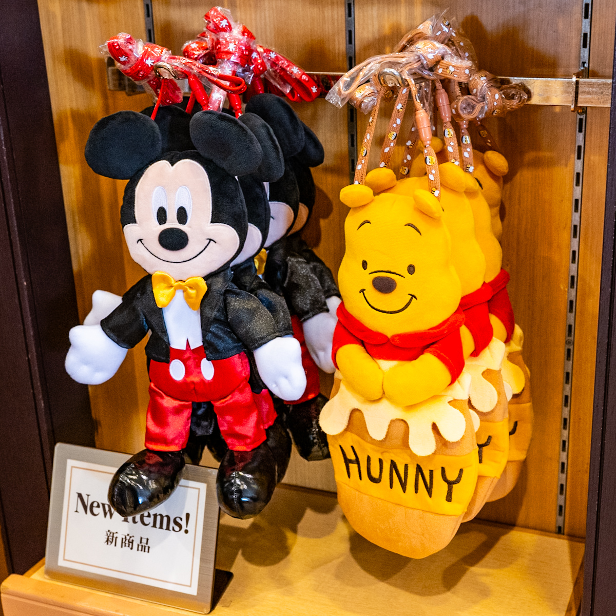 ミッキー&くまのプーさんの全身デザイン！東京ディズニーリゾート