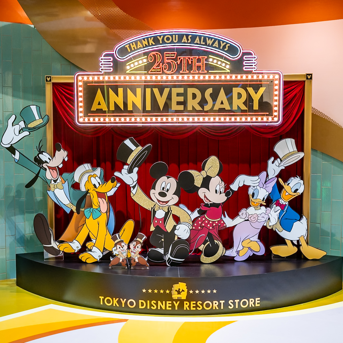 ハリウッドをモチーフにした店舗ならではのデザイン！「ディズニー