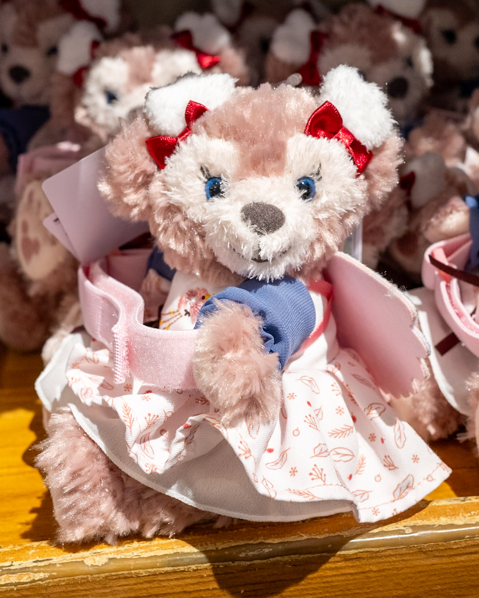 鳥のダンスコスチュームを着たステラ・ルーたち！東京ディズニーシー