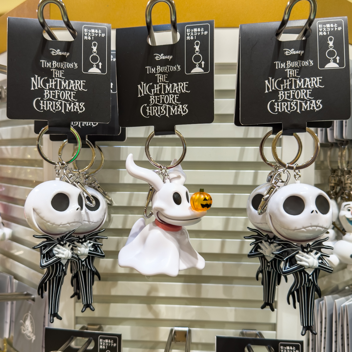 身につけグッズが豊富！ディズニーストア『ティム・バートン