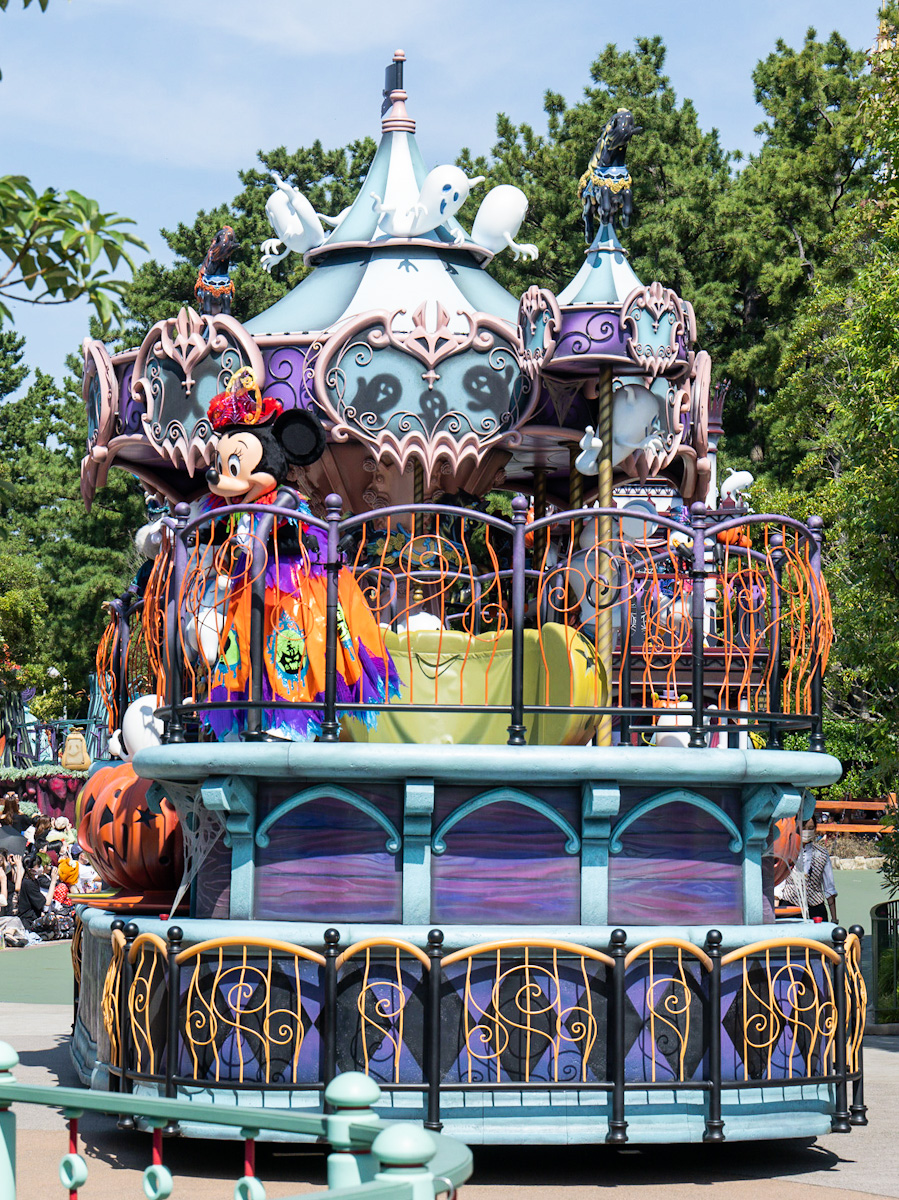 ゴーストコスチュームで登場！東京ディズニーランド“ディズニー