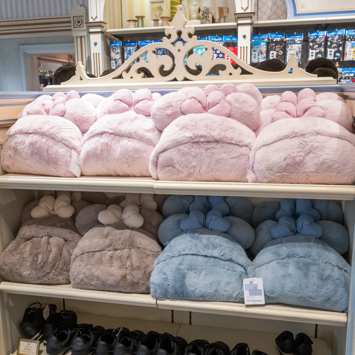 かわいく防寒！東京ディズニーランド2023秋冬フード付きブランケット