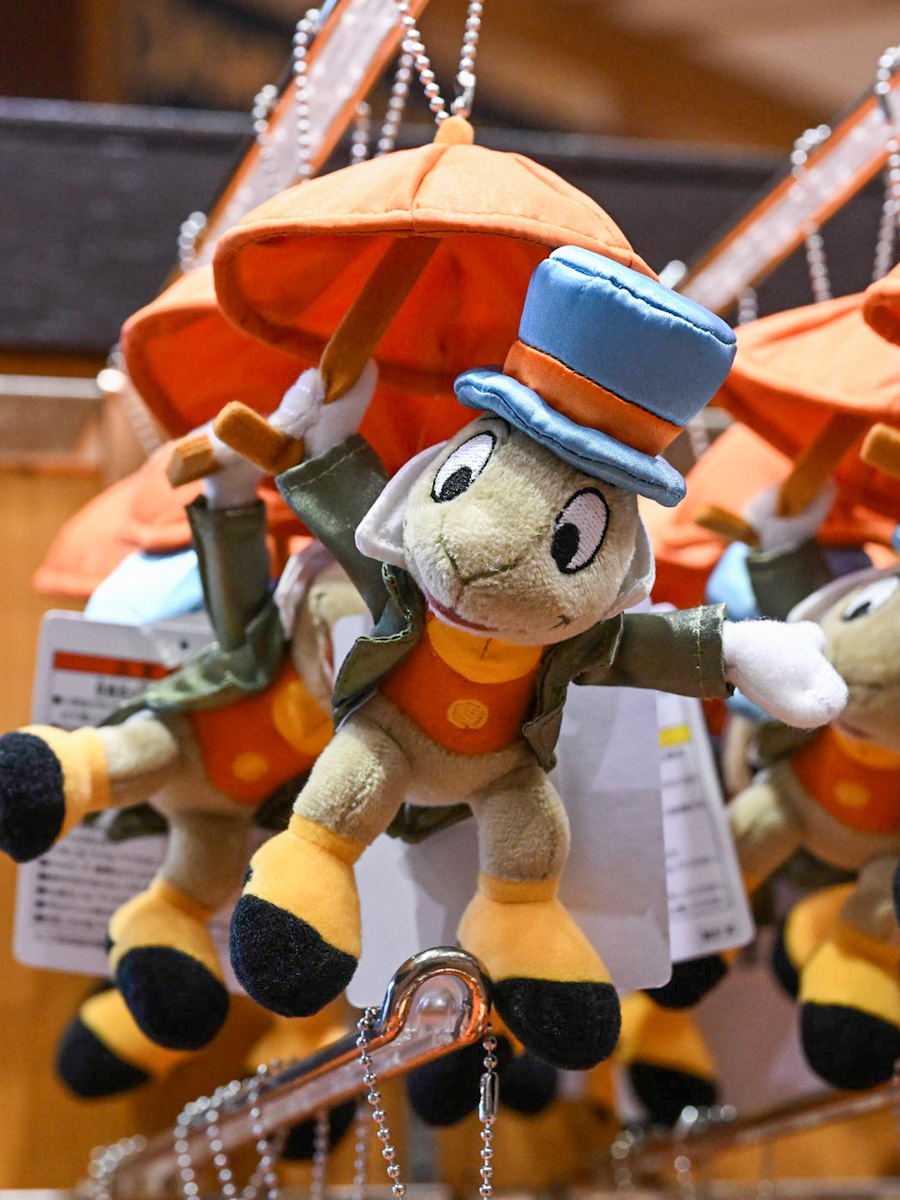 傘を広げたジミニー・クリケット！東京ディズニーランド『ピノキオ