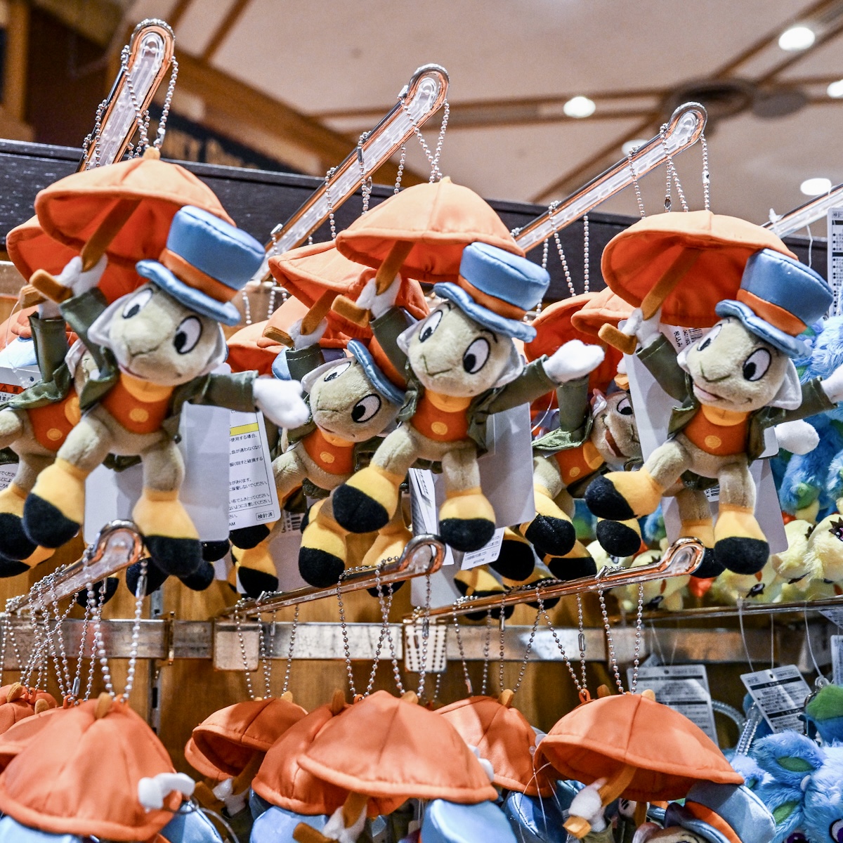 傘を広げたジミニー・クリケット！東京ディズニーランド『ピノキオ
