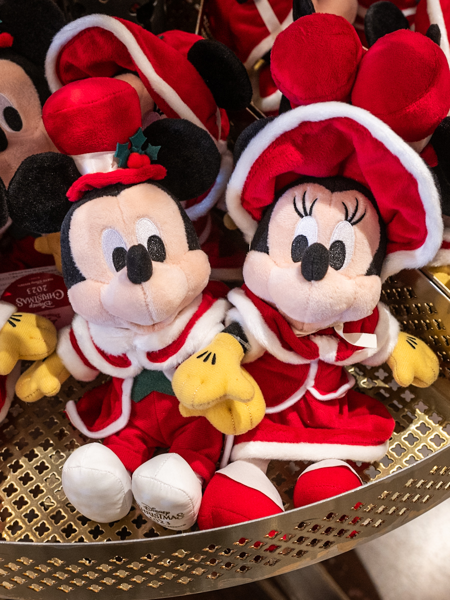 クリスマスの音楽を奏でるミッキーマウスたち！東京ディズニーランド