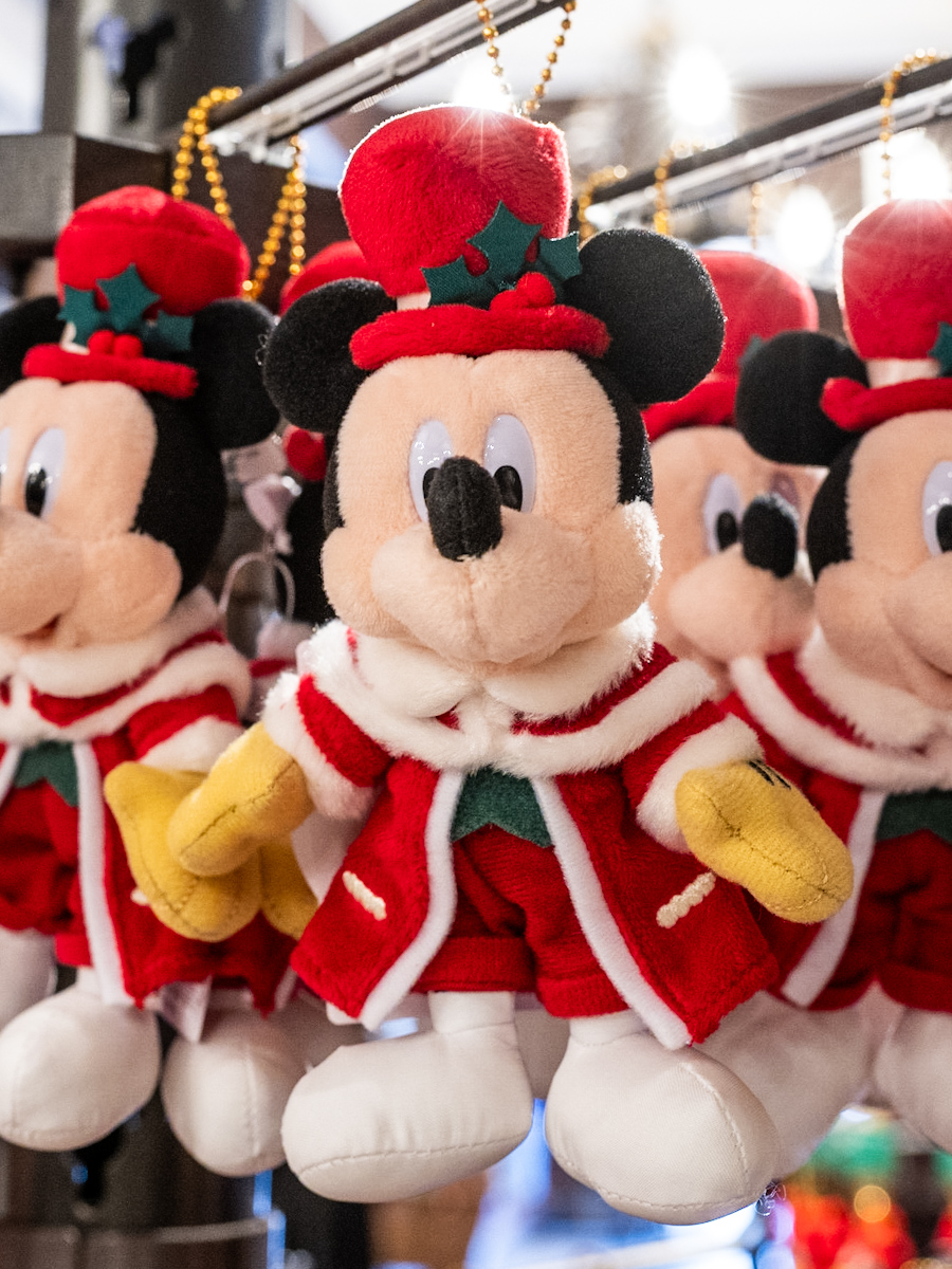 クリスマスの音楽を奏でるミッキーマウスたち！東京ディズニーランド