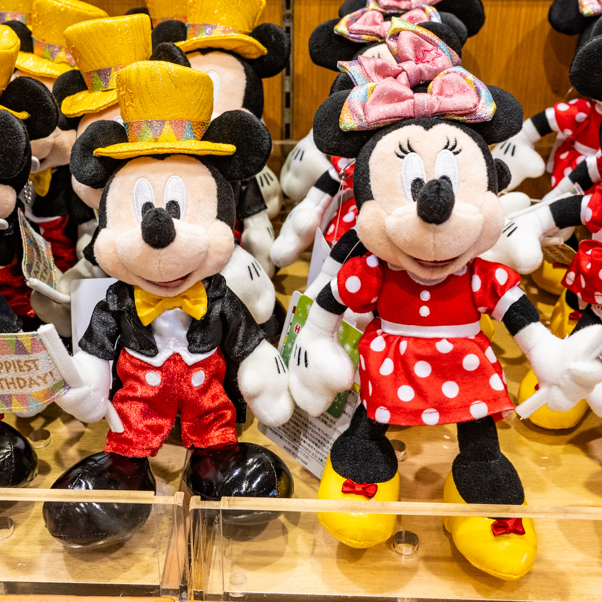 ぬいぐるみバッジに付けられるミニロゼットも登場！東京