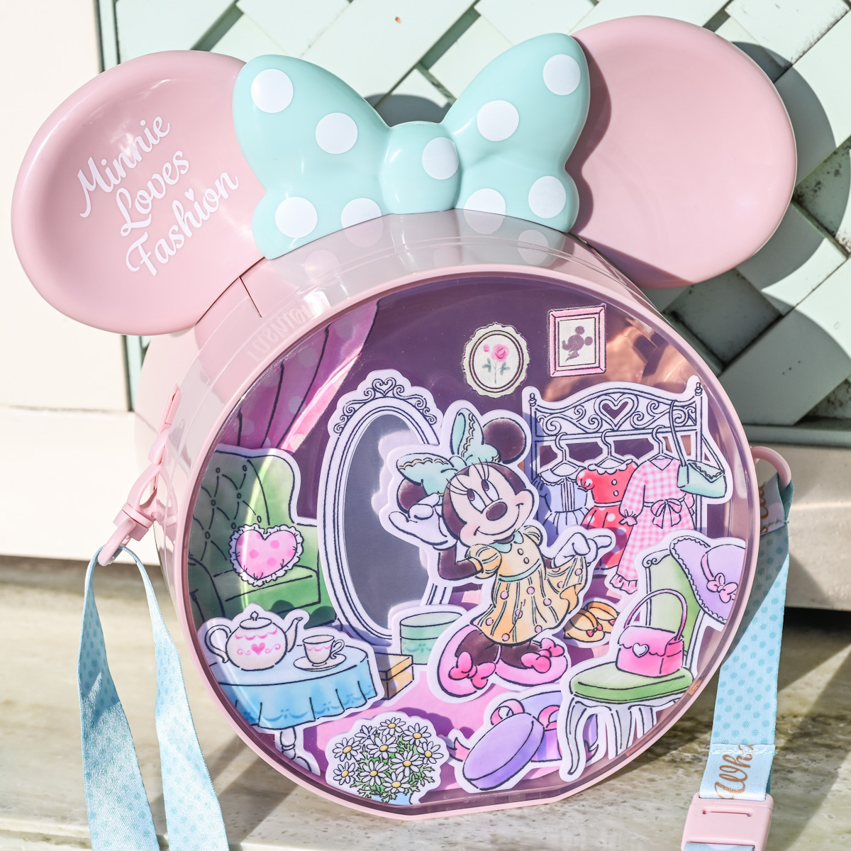 お洋服のコーディネートをするミニーマウスをデザイン！東京ディズニー