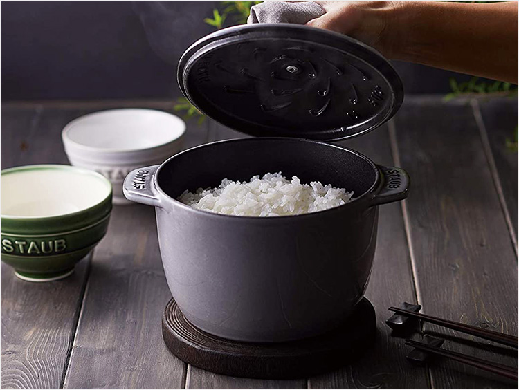 料理上手な人は使ってる！ 憧れの鋳物ホーロー鍋＜ストウブ＞の選び方