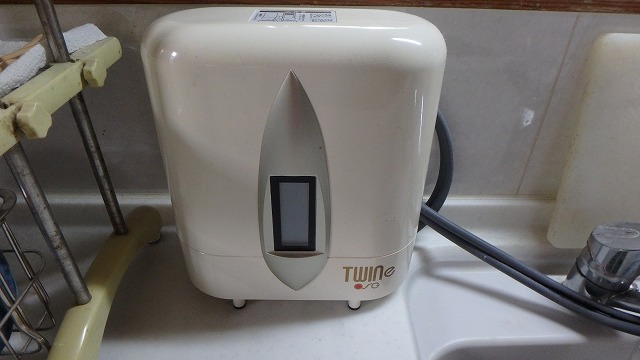 家庭用浄水器ツインe】年に一度のカートリッジ交換とお手入れです
