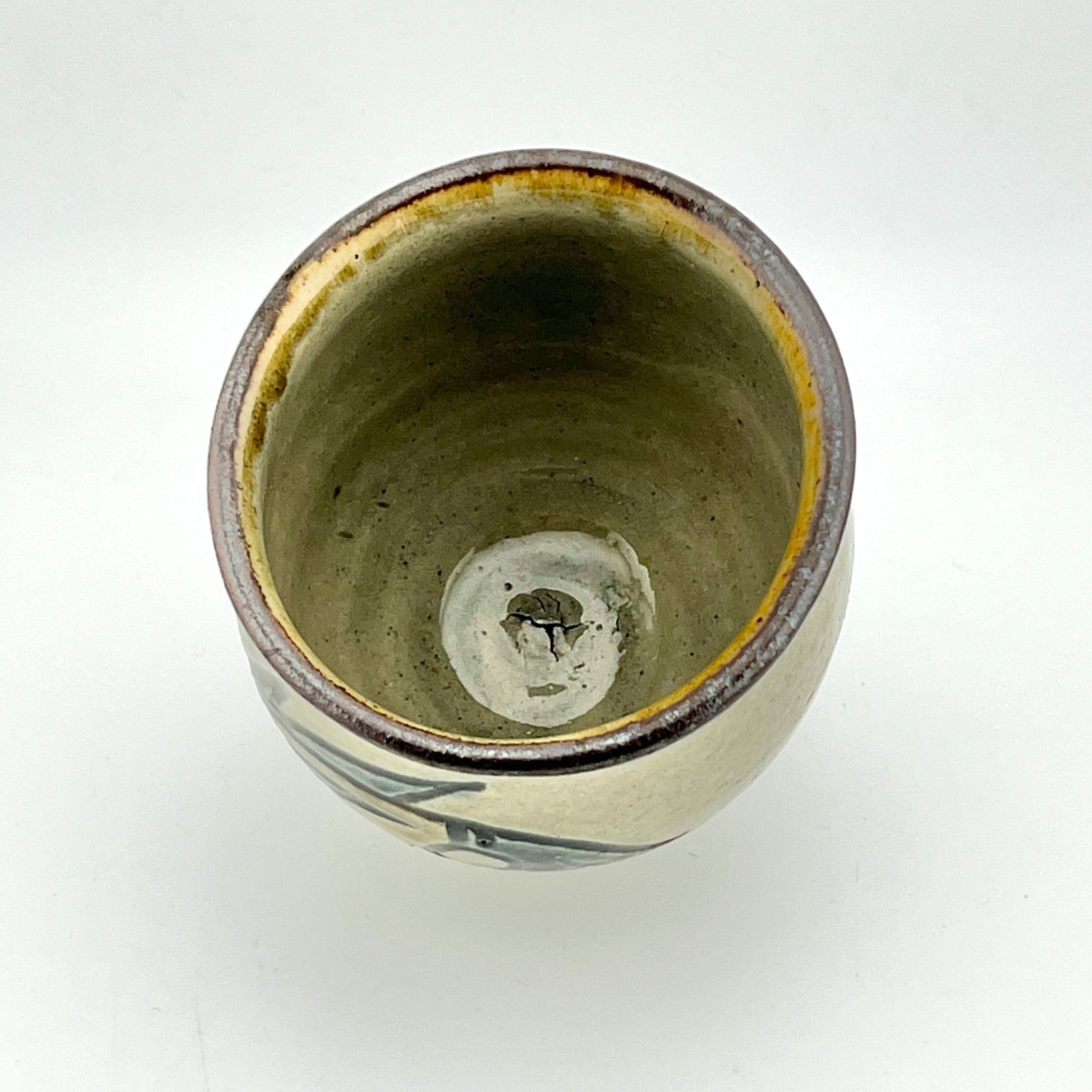 壺屋焼 人間国宝 金城次郎作 魚文湯呑 – 生活民芸 なかむた