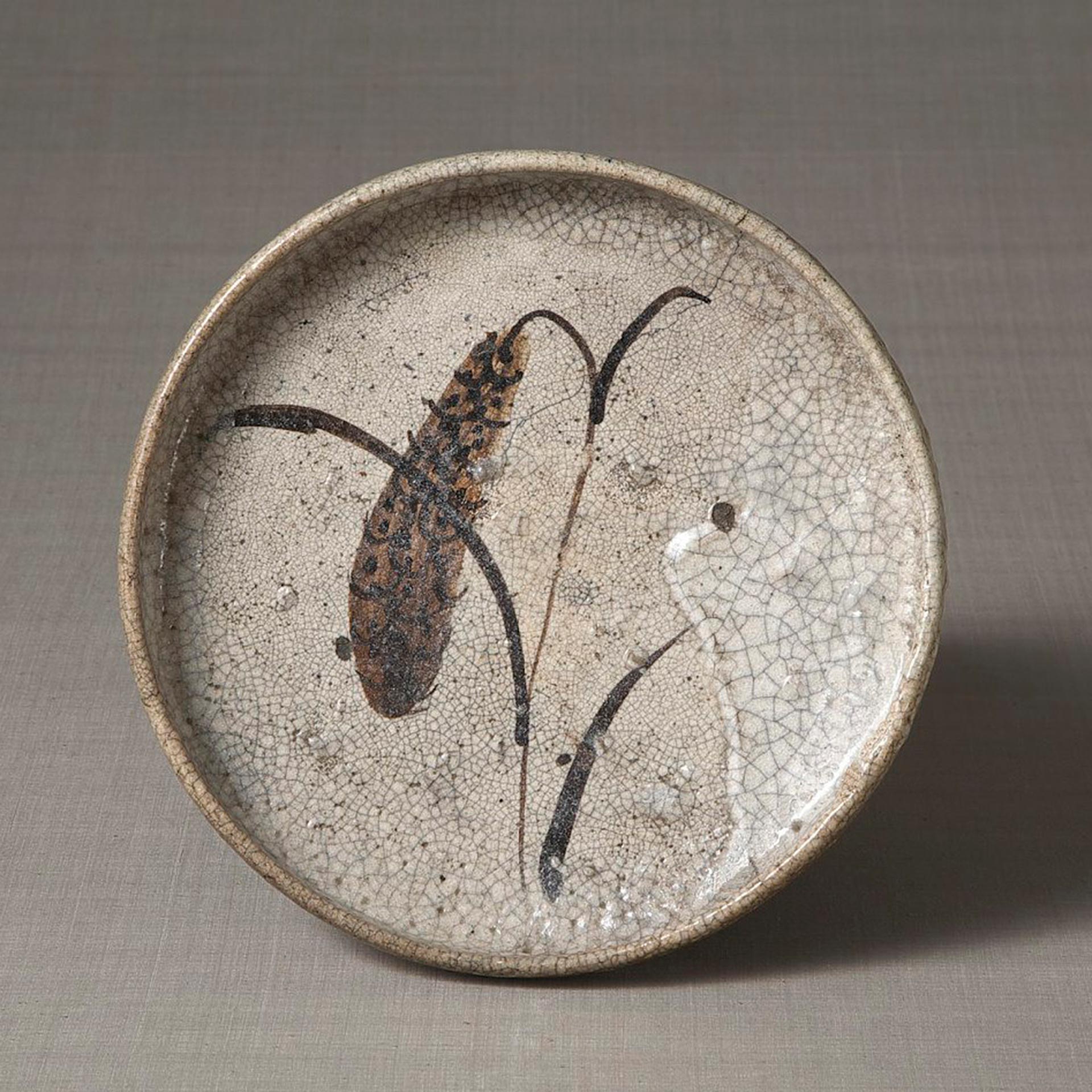 志野鉄絵粟文平鉢 - 所蔵品 | 日本民藝館