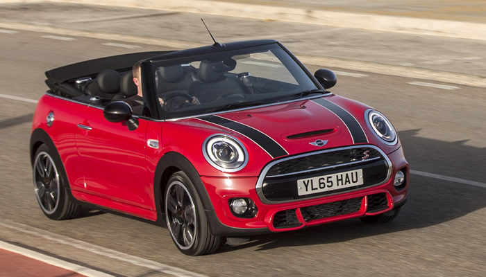 MINI コンバーチブル｜チリレッドの写真集 | MINI COOPER Sketch