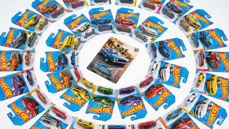 ホットウィールはなぜ人気?大人がハマる理由とトミカの違いを解説