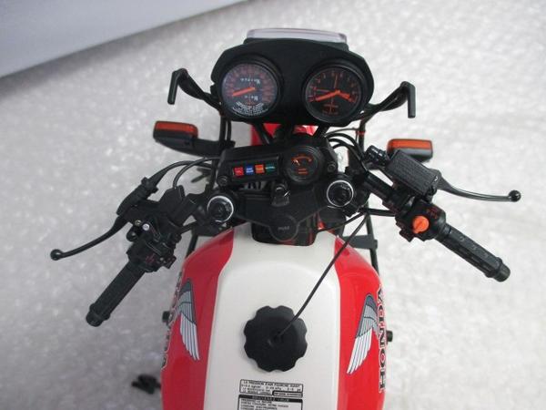 オートアート 1/6 ホンダCB1100R RD 1983/限定 バイク | ミニカー買取