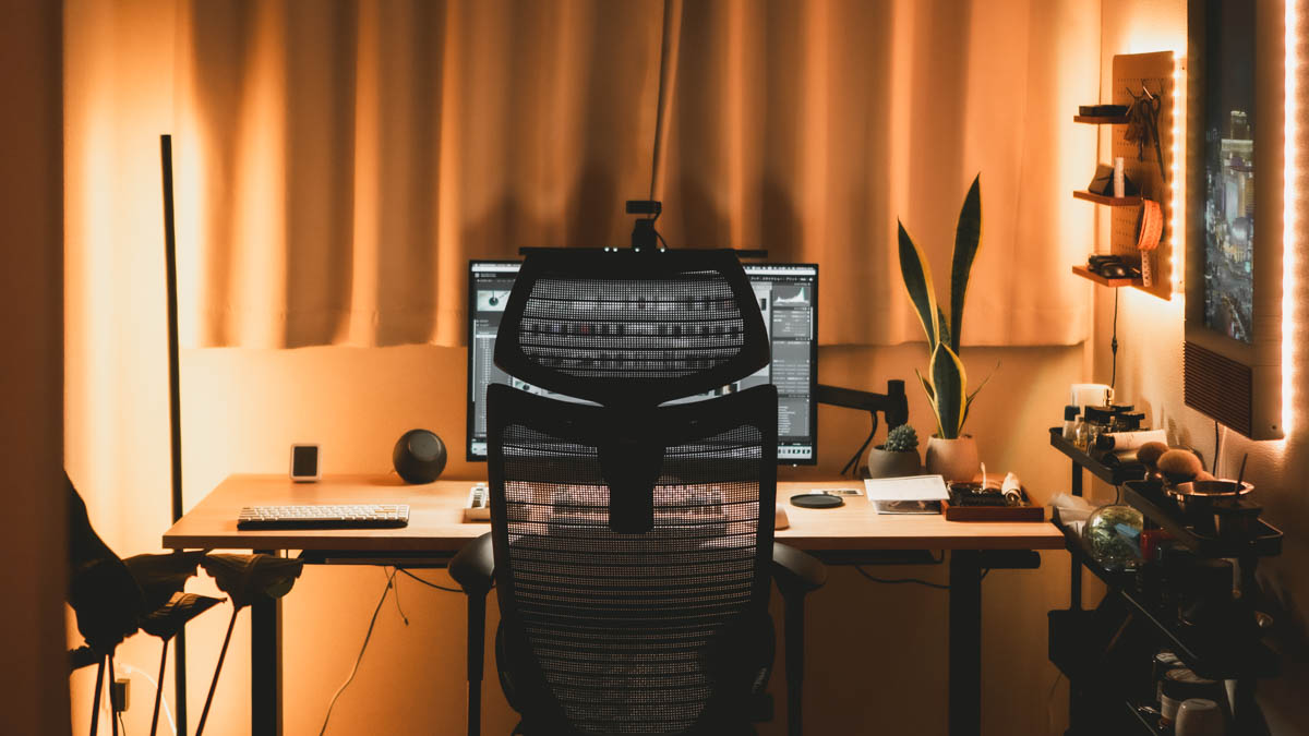 SwitchBotの新作フロアライトで、部屋がめちゃくちゃお洒落になった