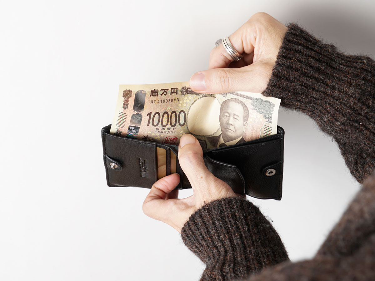 ブラックメッシュ 二つ折りミニ財布 | 革財布のお店mic (ミック)