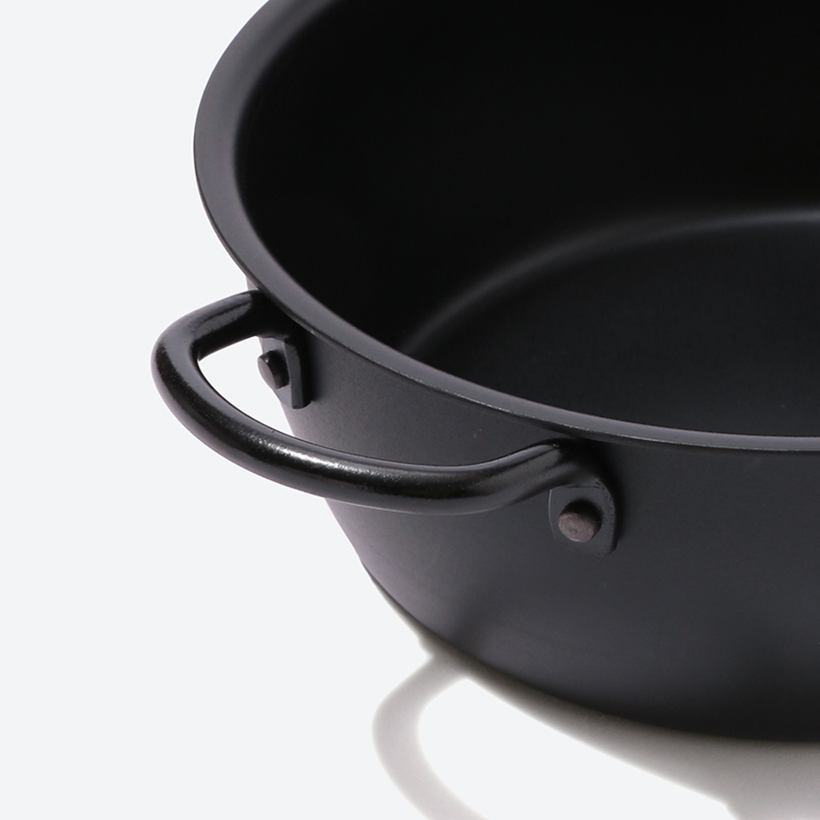 鉄鍋シリーズ＞一人鍋シリコン塗装 蓋付 | 新潟県燕市 | 三越伊勢丹