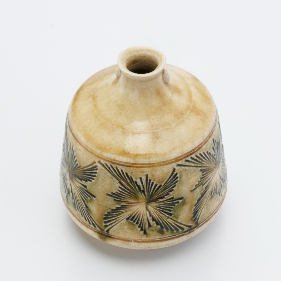 唐三郎窯＞瀬戸焼 加藤唐三郎 黄瀬戸刻紋花入 | 愛知県瀬戸市 | 三越