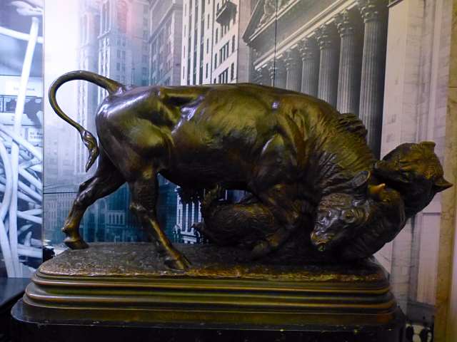 チャージングブル ニューヨーク 金融街 ウォール街の有名な牛 - Petite