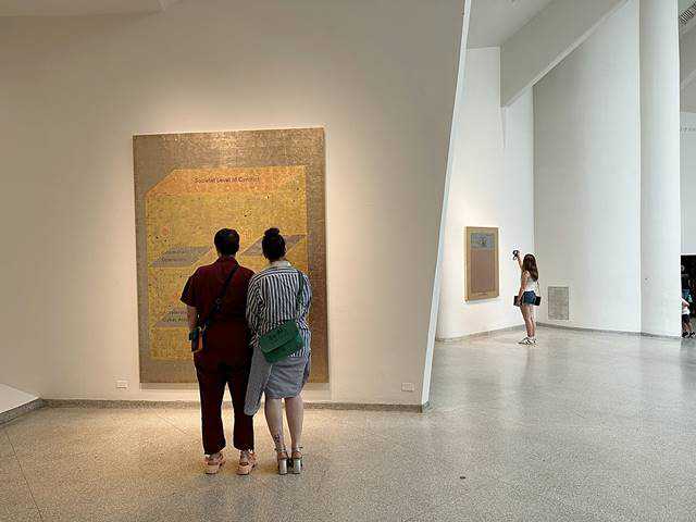 グッゲンハイム美術館 カラフルに変身！言葉アートの特別展 Jenny