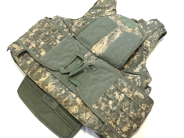 米軍実物 ARMY IOTV ボディアーマー L ソフトアーマー入り 陸軍