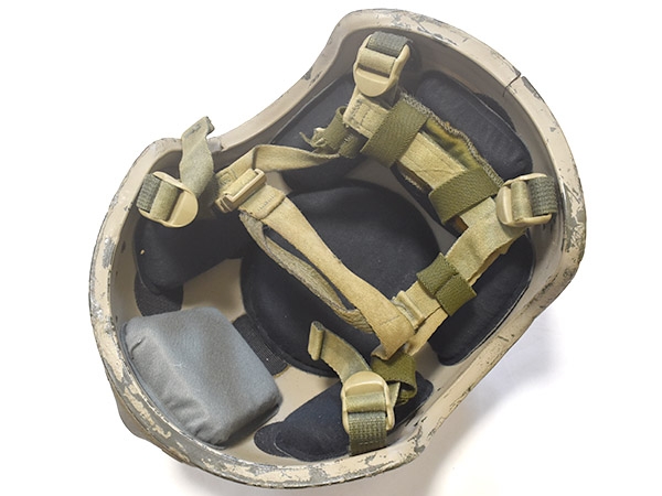 実物放出品 CVCバリスティックヘルメット DH-132B 実物放出品 CVCバリ