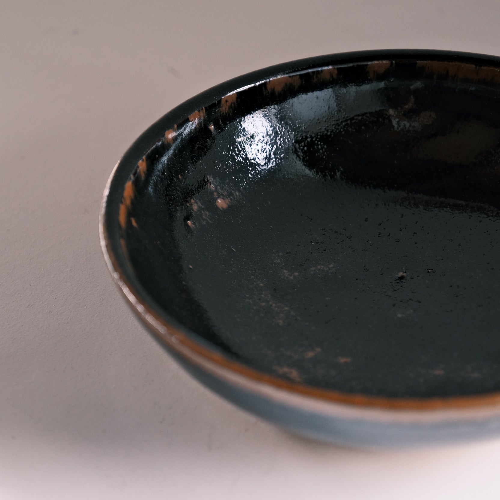 黒釉8寸鉢 / 出西窯 – MISENOMA