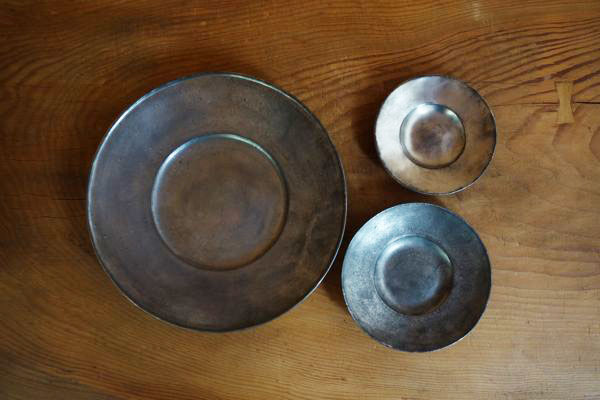 安藤雅信作品｜銀彩ピューターオランダ皿