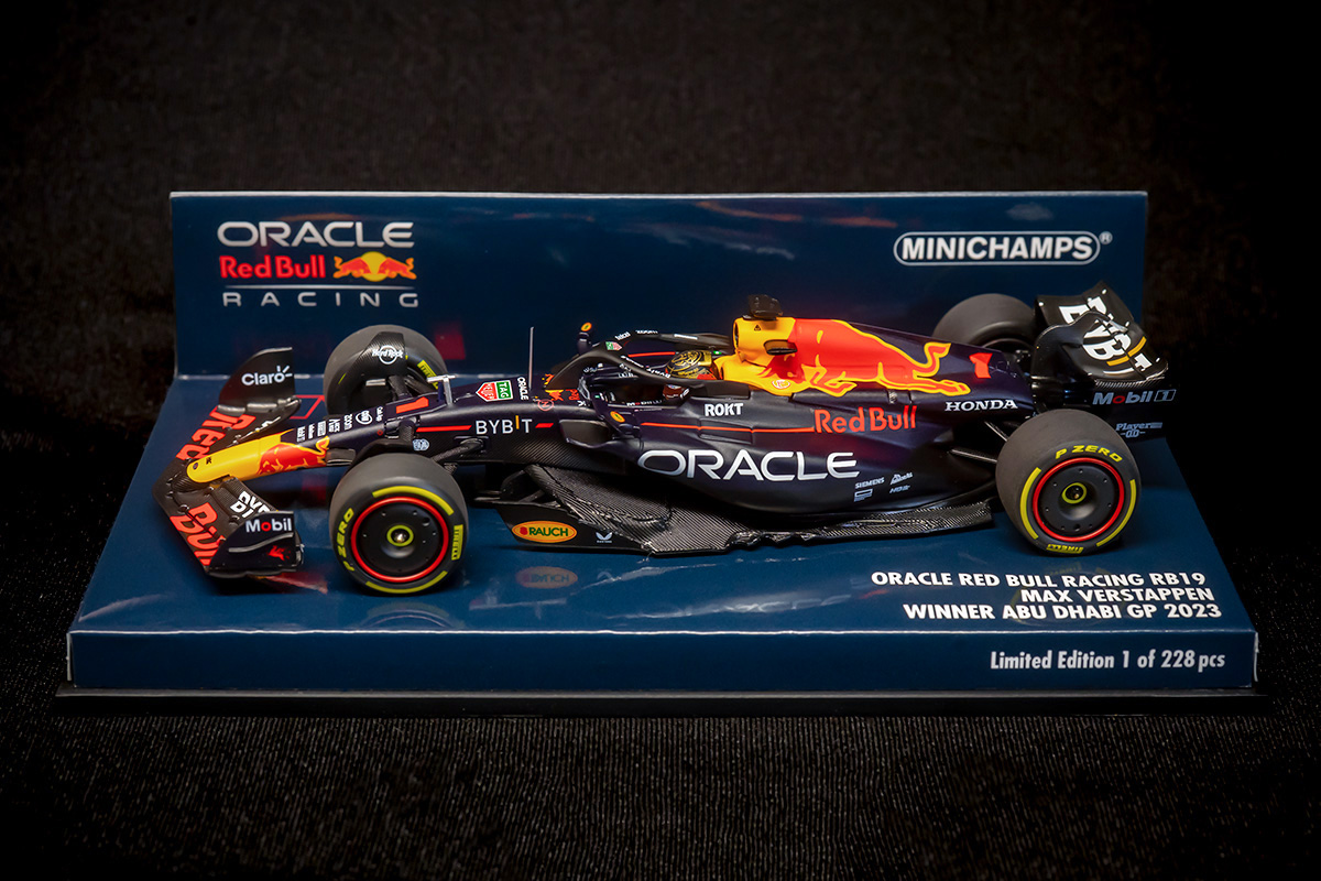 MINICHAMPS 1/43 Red Bull RB19 M. Verstappen Winner Abu Dhabi GP