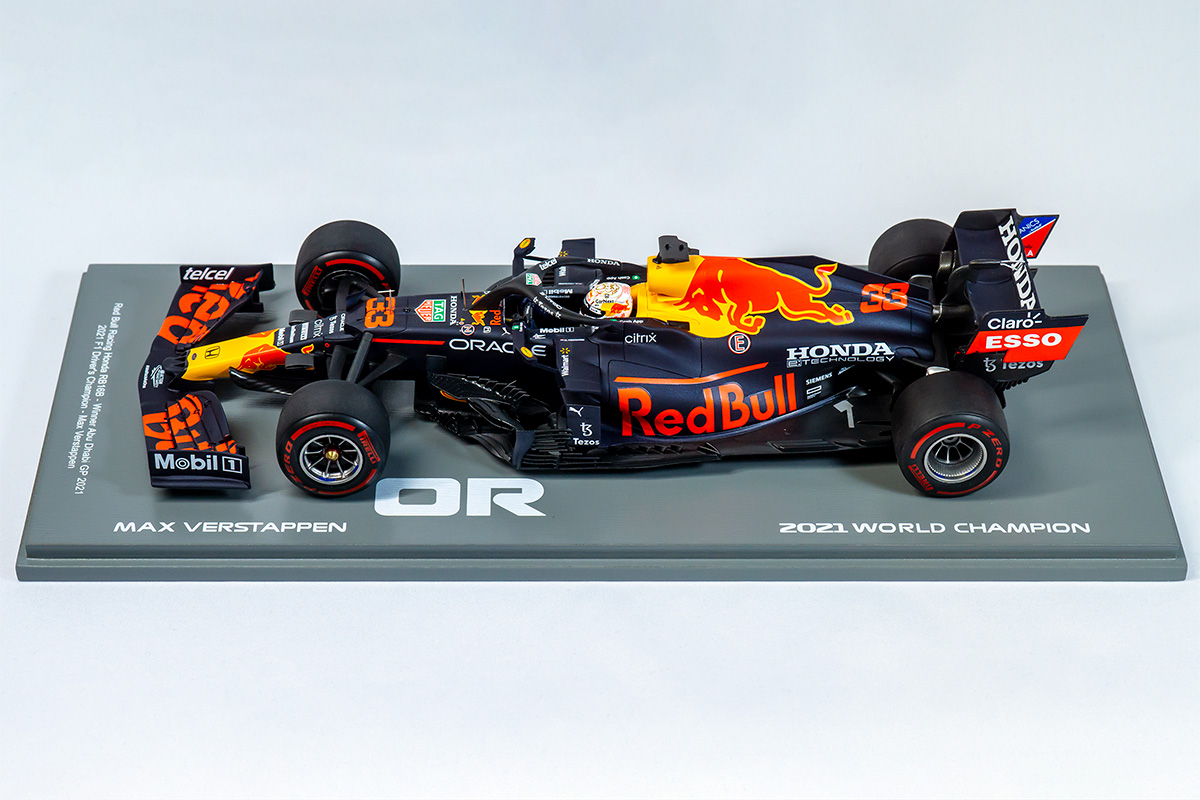 Spark 1/18 Red Bull RB16B Honda M. Verstappen Winner Abu Dhabi GP