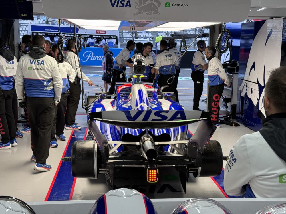 F1 JAPANESE GP SUZUKA RB PIT PHOTO 2024 角田 裕毅 / ダニエル リカルド