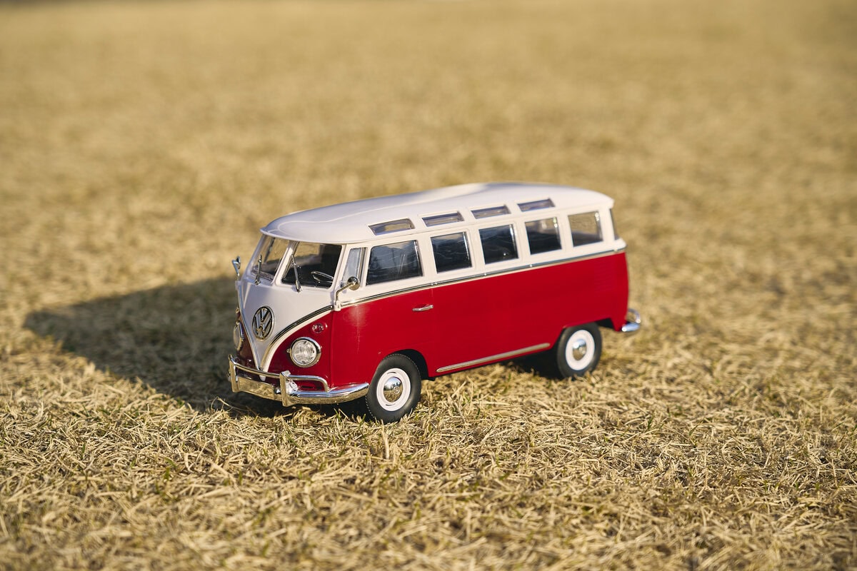 大人の遊び心をくすぐるラジコン】ワーゲンバスをリアルに再現した1/16