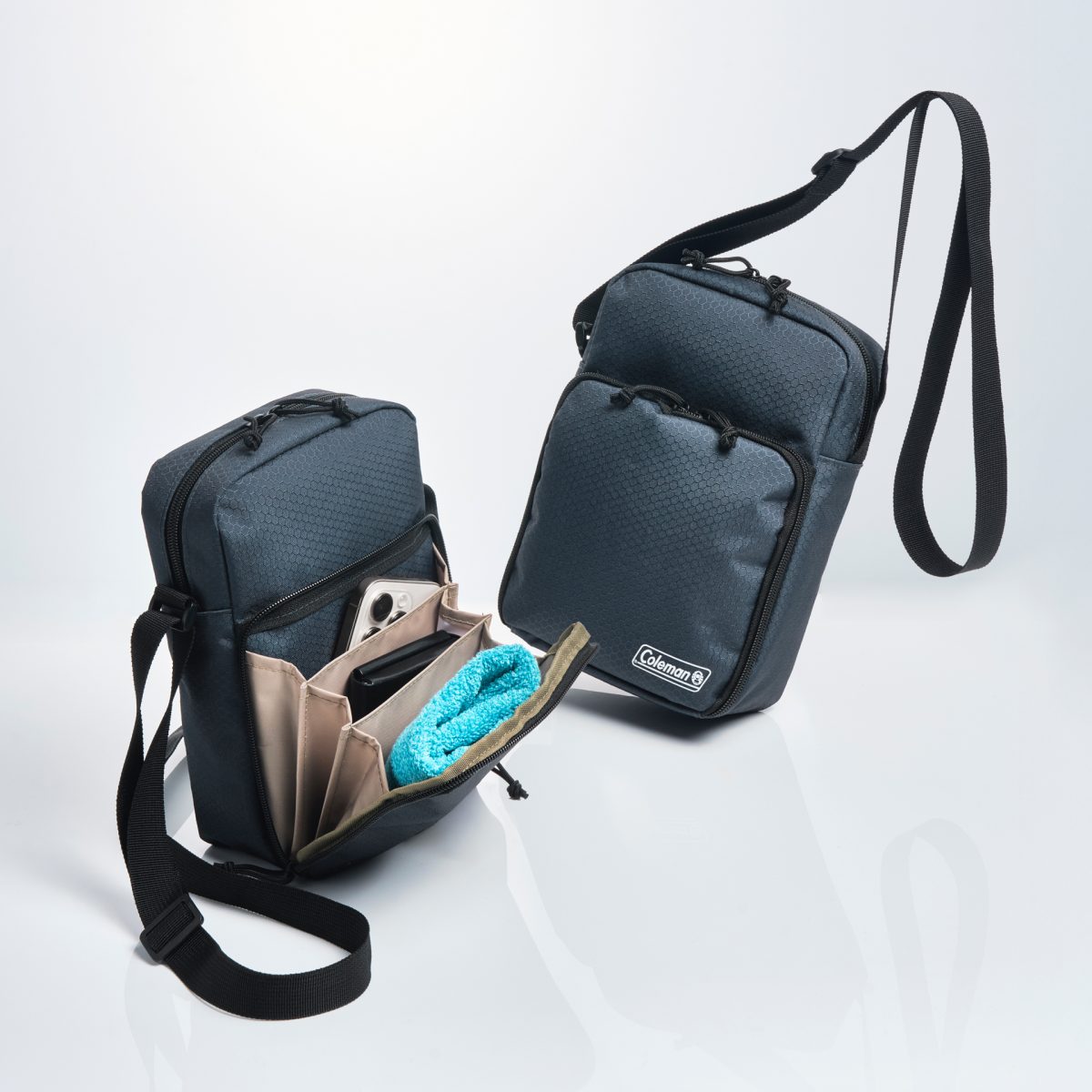 セブン‐イレブン限定の人気No.1付録」コールマンのショルダーバッグは