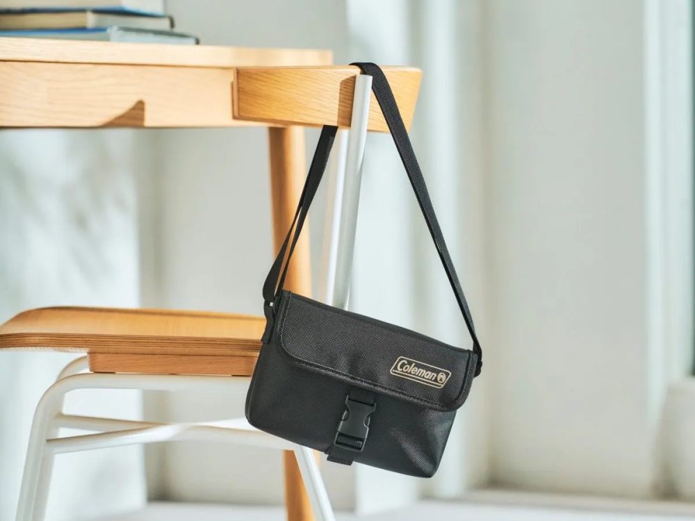 もう財布は不要!?」セブン限定コールマンのお財布ショルダー、“冬に