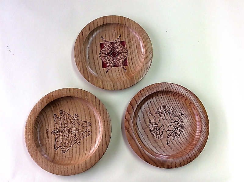 南木曽ろくろ細工」「長野県農民美術」 伝統工芸が連携 木製の皿完成