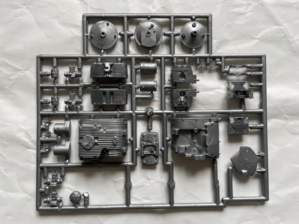 PROTAR 1/9 LAVERDA 750SF '71（その1） – MOTO MODELLINO