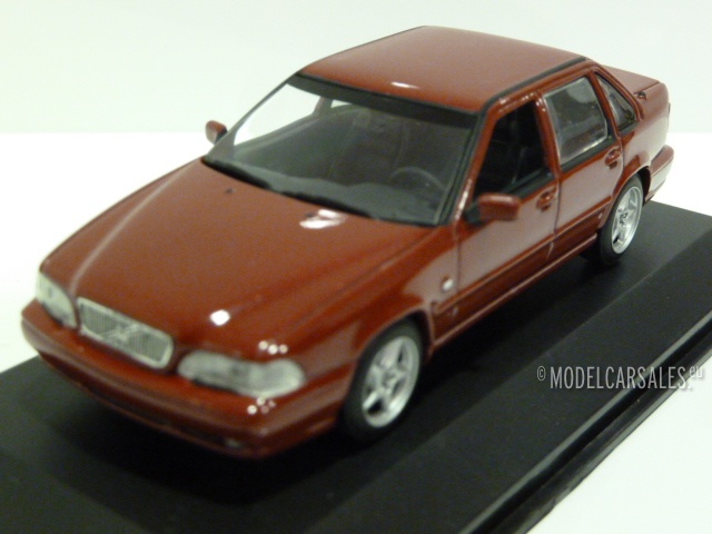 Volvo S70 Saloon Red Metallic 1:43 430171800 MINICHAMPS diecast