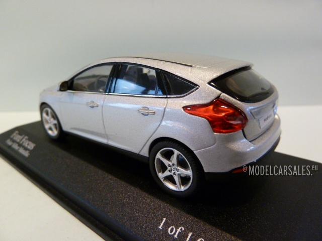 Ford Focus Silver 1:43 400080300 MINICHAMPS diecast model car
