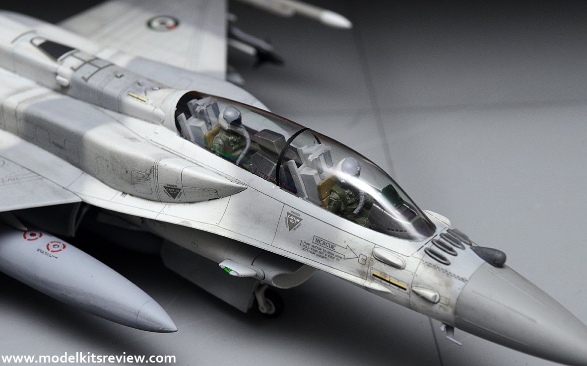 Hasegawa F-16F UAE Fighting Falcon Model Review | Model Kits Review