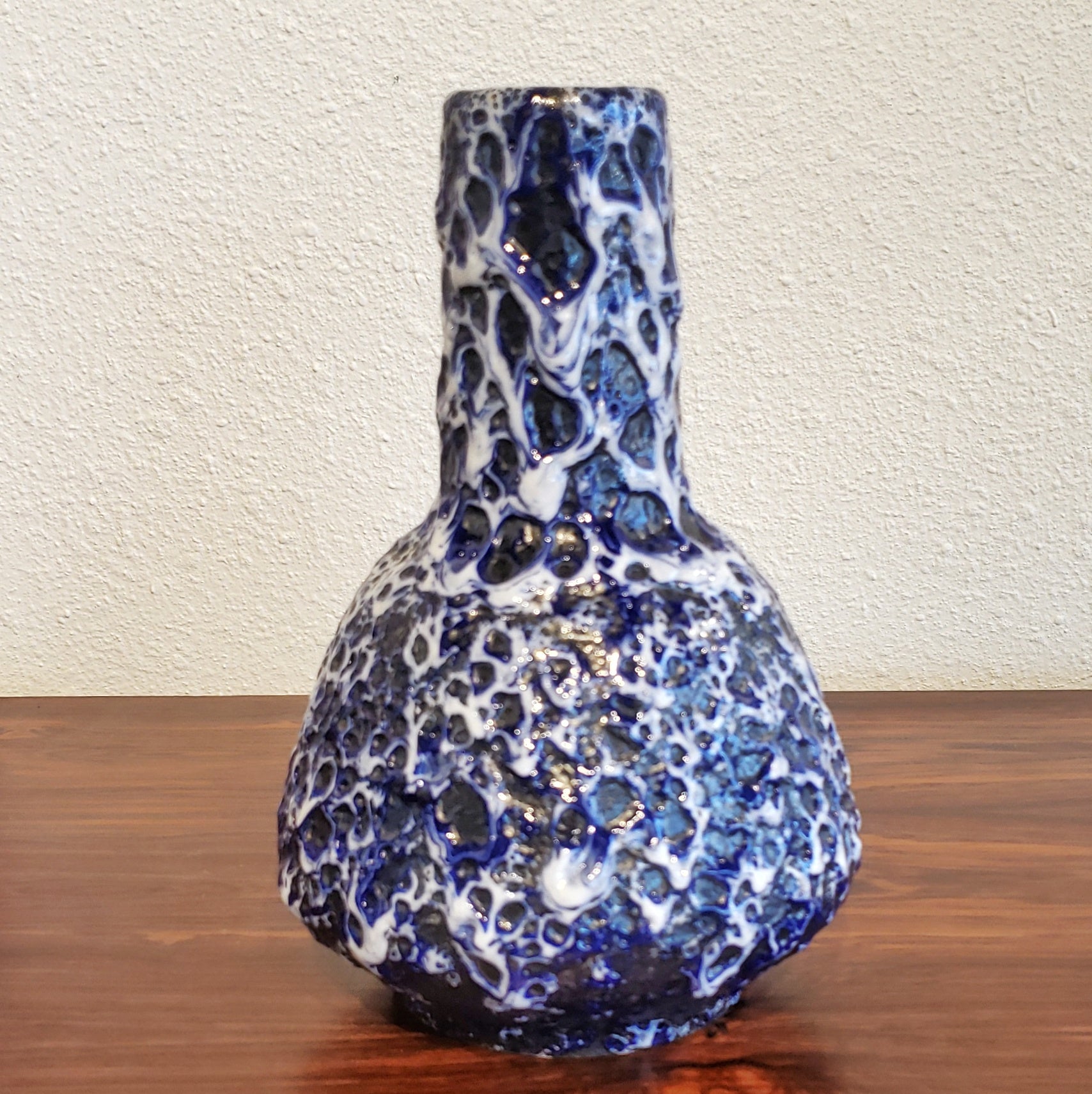 ES KERAMIK BLUE AND WHITE FAT-LAVA VASE Nr. 602/22 – MODERN REDUX