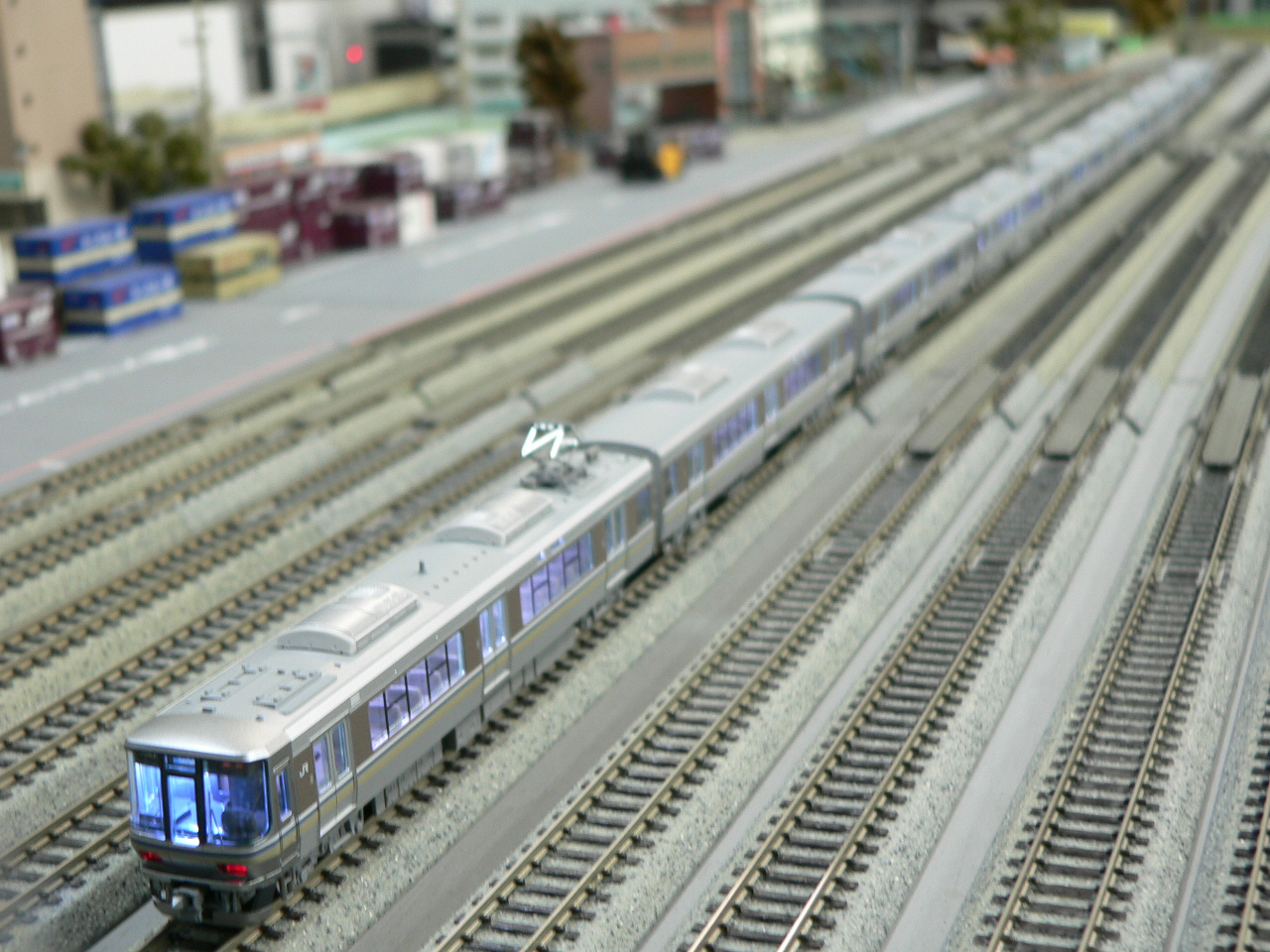 トミックスの223系2000番台の基本＆増結8両セットの車掌室灯