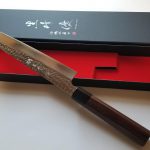 越前伝統工芸士「黒崎優」閃光・筋引き240mm（粉末ハイス鋼・鎚目打