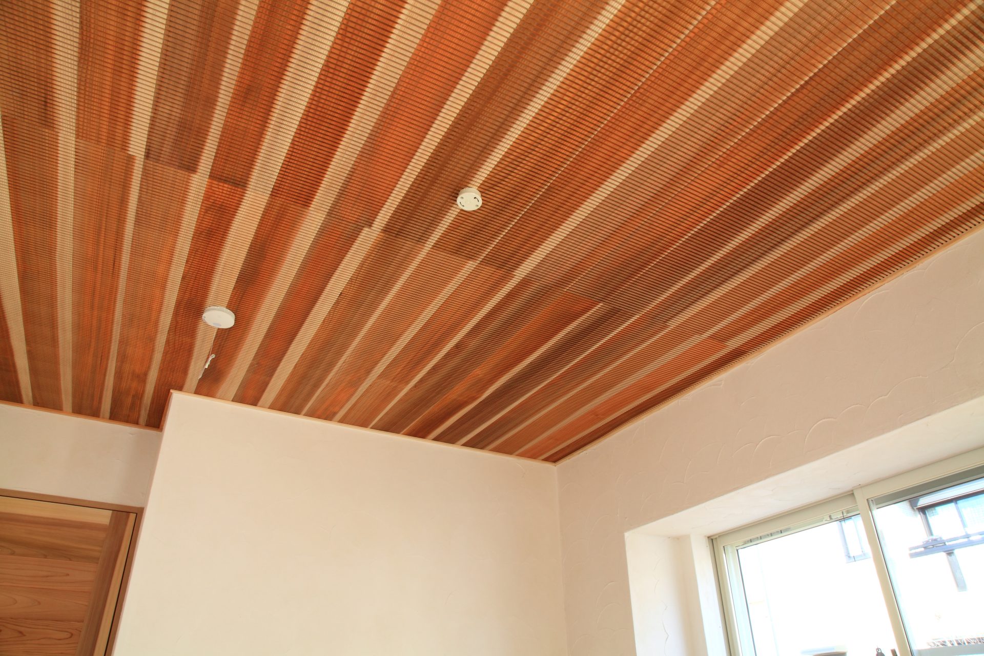 SUGI SLIT PRODUCTS 杉木口スリットパネル 無塗装 | 株式会社モリアン