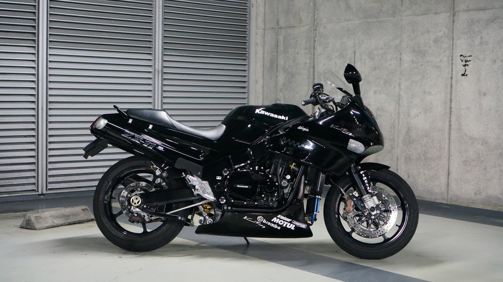 ZX-11 | Moto-Gallery