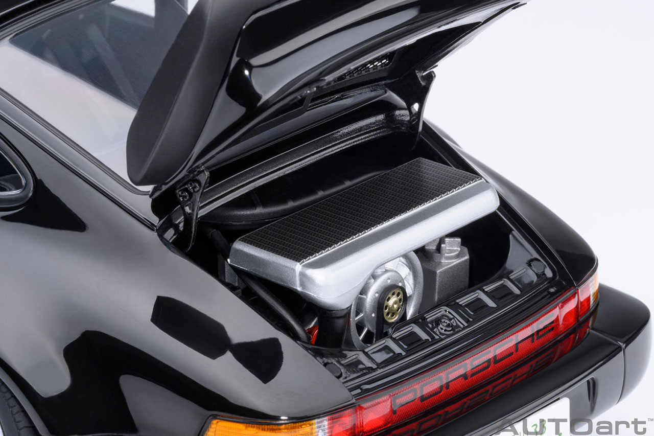 ポルシェ930ターボが語る“湾岸の記憶”」ブラックバード、究極の1/18