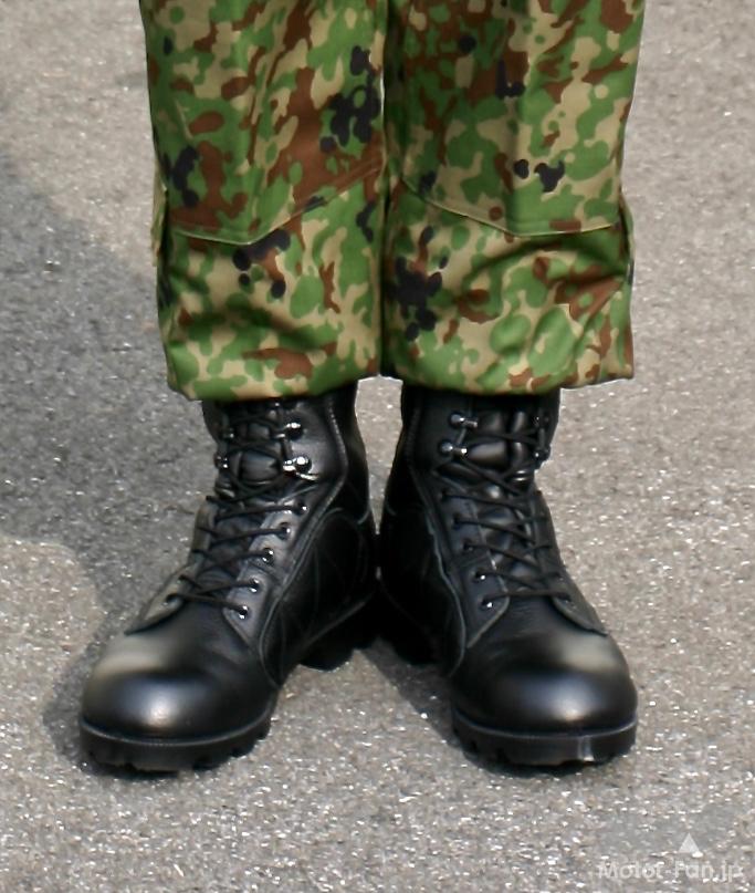 半長靴」これ、読める？ いわゆるコンバットブーツのことですが。地味